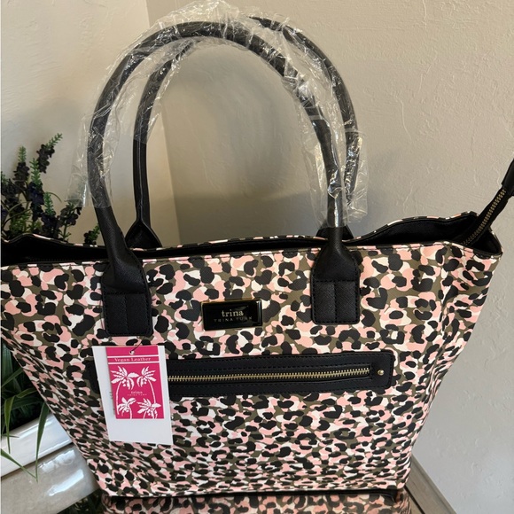 NWT Trina Turk leopard Print Tote with adjustable strap - Picture 6 of 6
